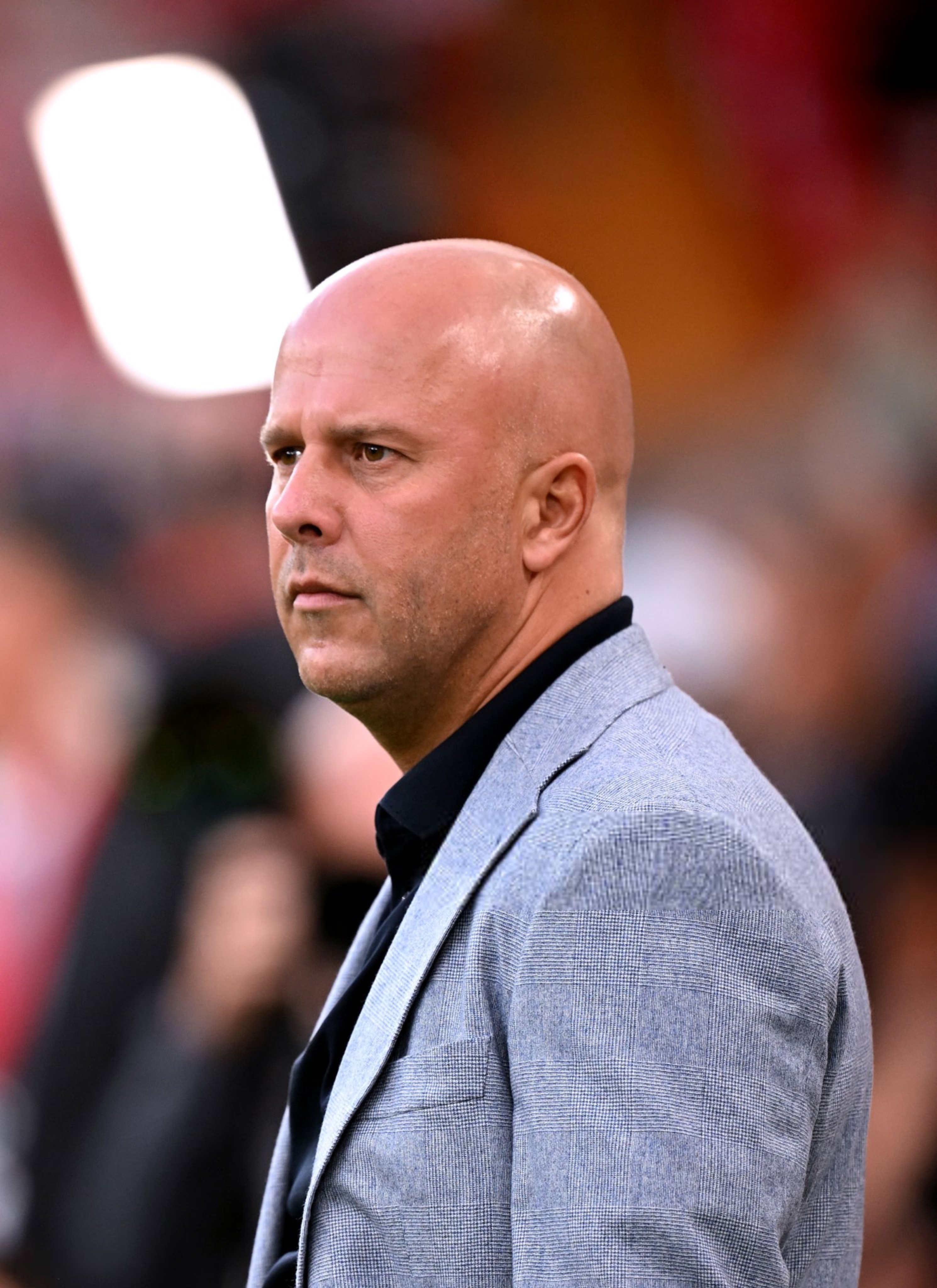 包含利物浦主场大胜伯恩茅斯，重回联赛榜首的词条