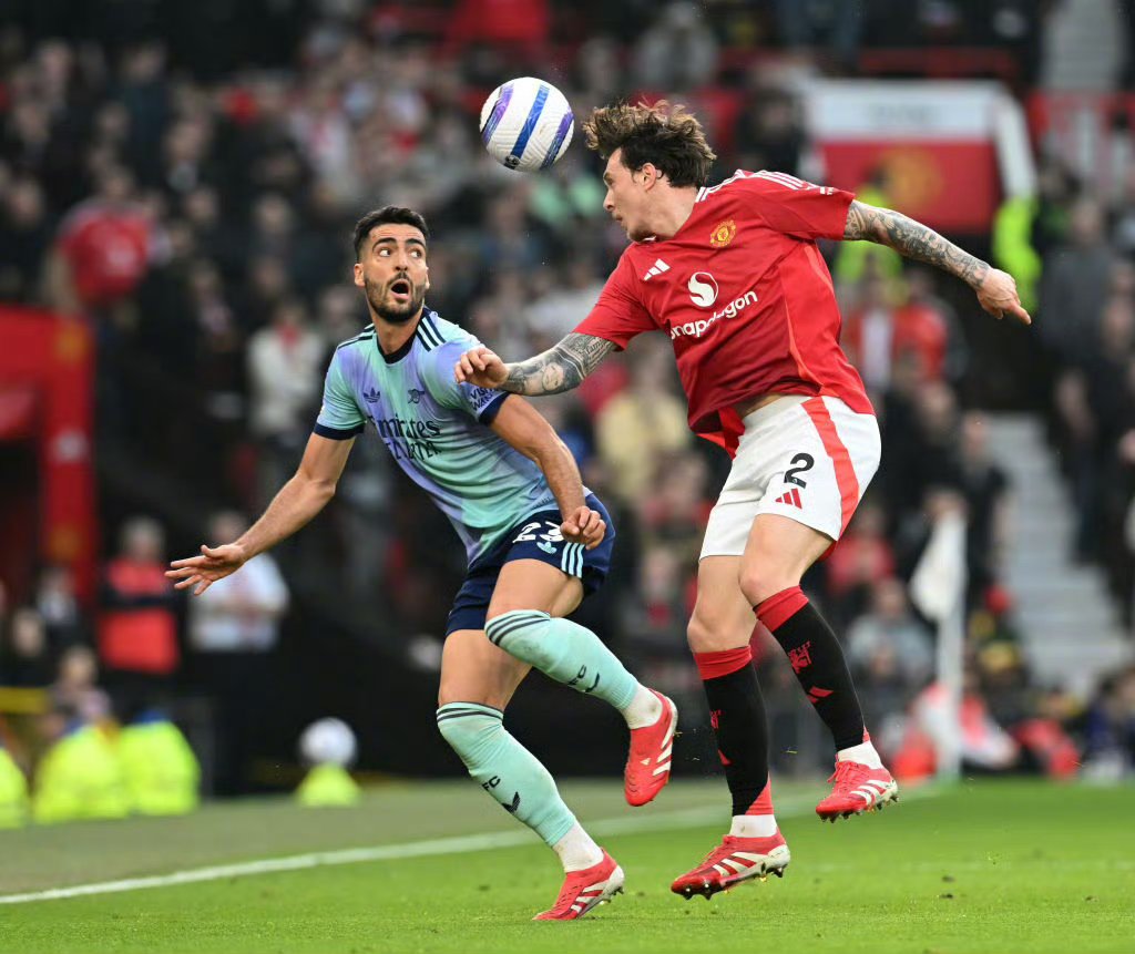 包含阿森纳客场战平布莱顿，惜败一场的词条