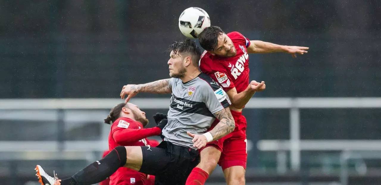 塞维堡队在比赛中彰显了团队的凝聚力的简单介绍