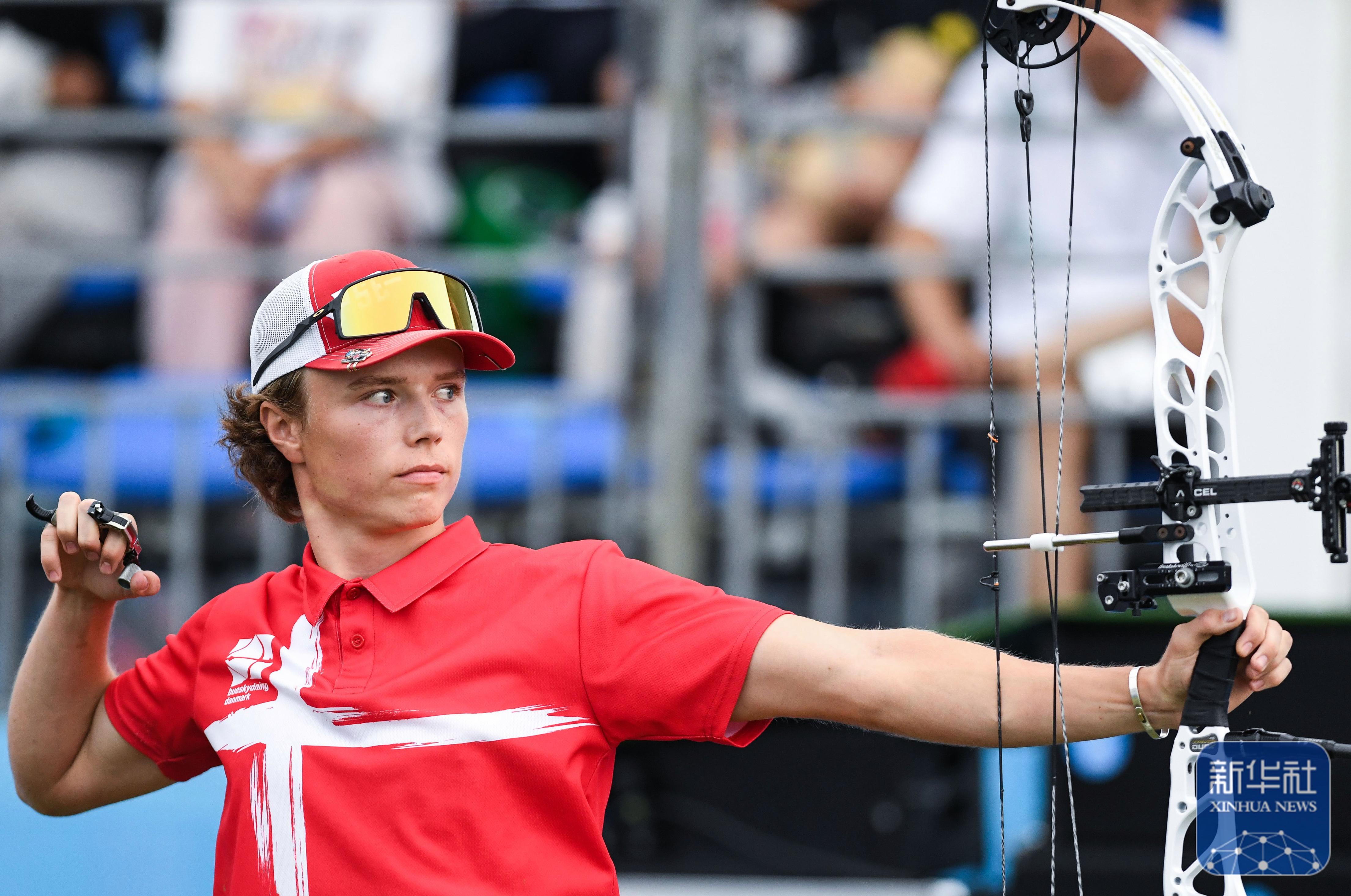 包含意大利射箭选手斩获金牌头衔的词条