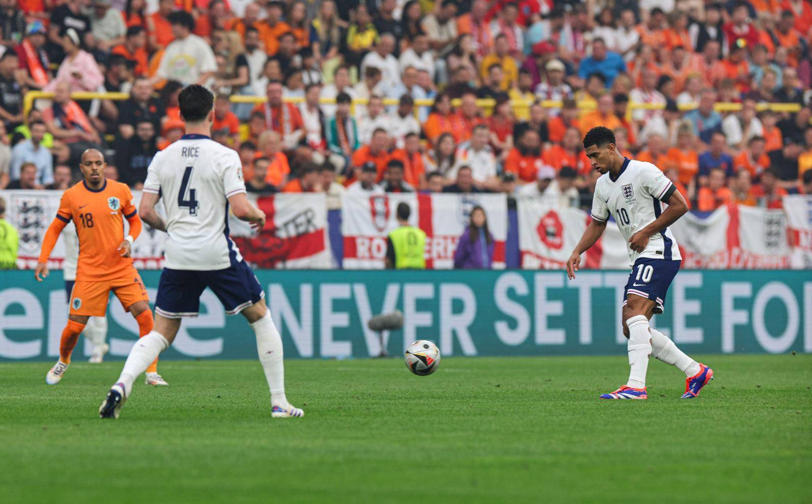 爱游戏官方-欧洲国家队在国际比赛中的精湛技艺的简单介绍