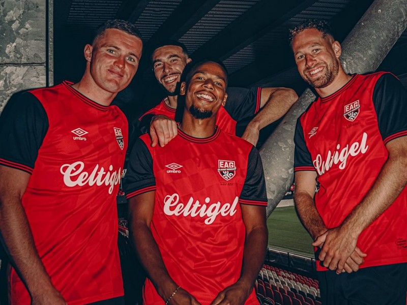 包含甘冈主场痛失胜利，陷入低迷的词条