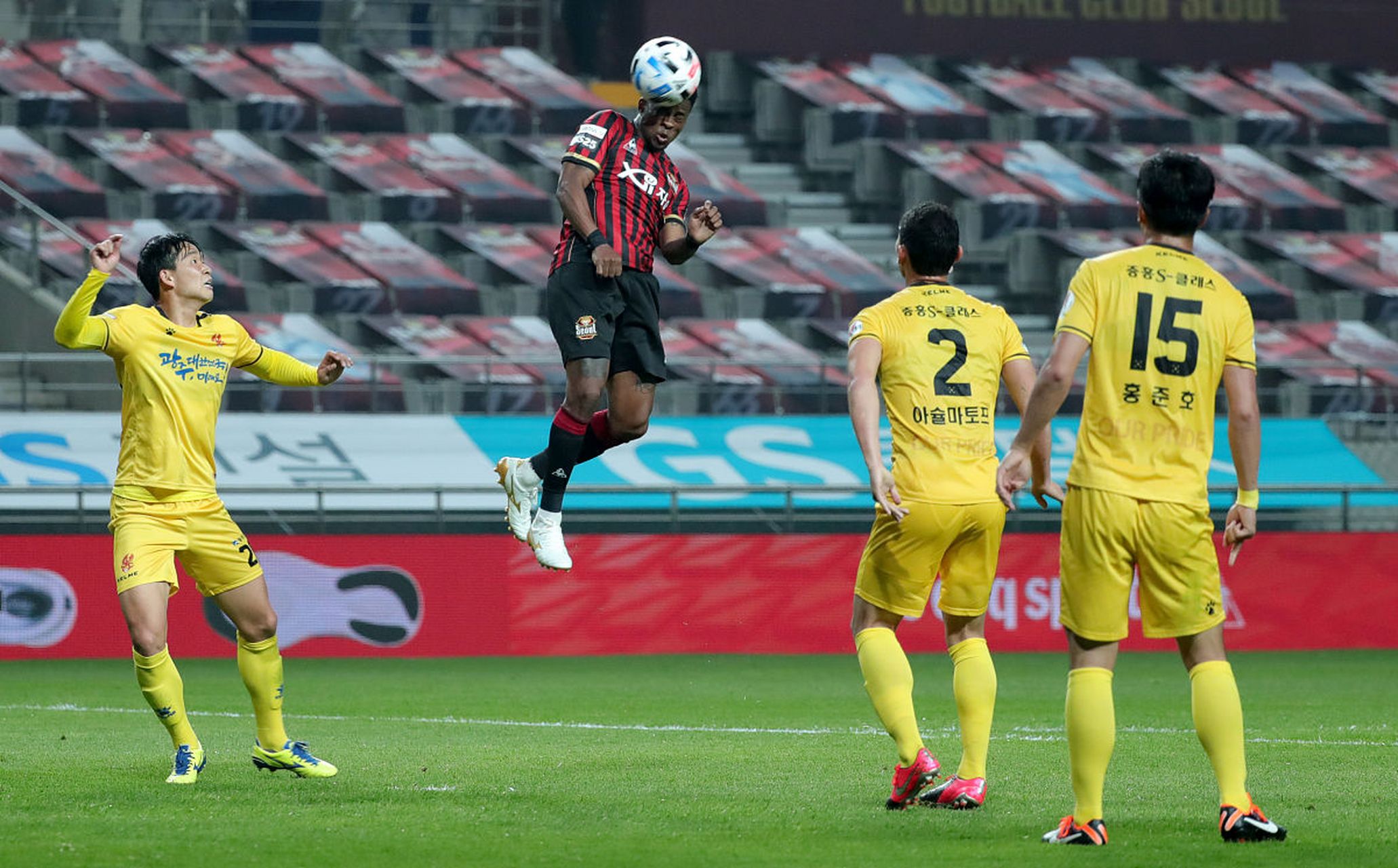 关于巴黎FC客场遭遇失败，反复无常的信息