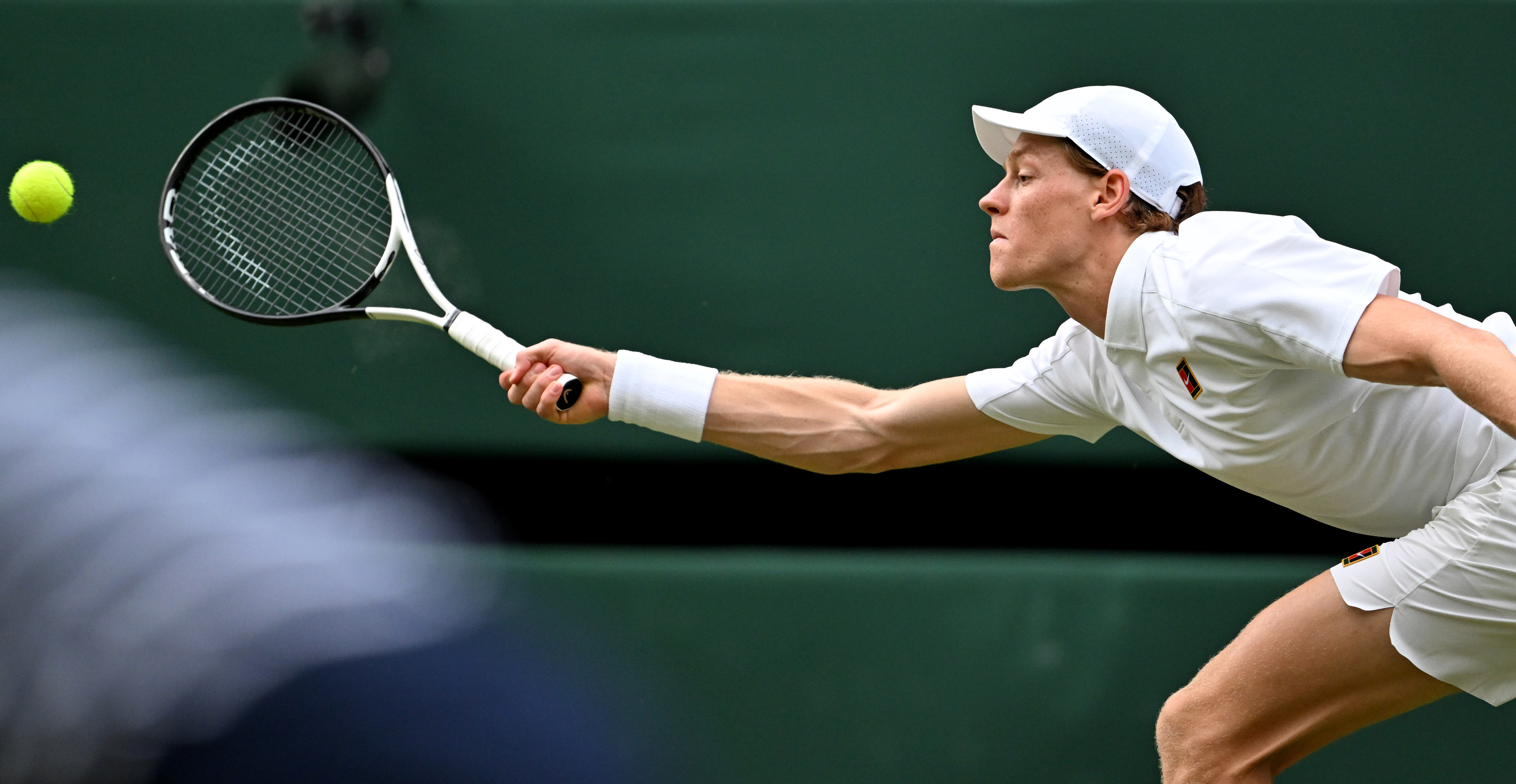 关于温网鏖战年终总决赛，辛纳点燃赛场的信息