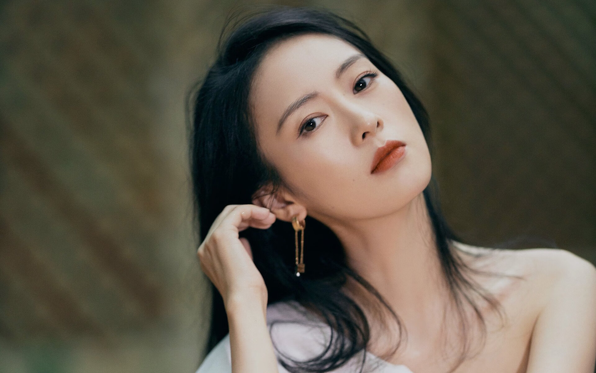 鏖战布鲁克林，字母哥的教科书之夜与山西队的坚韧回响