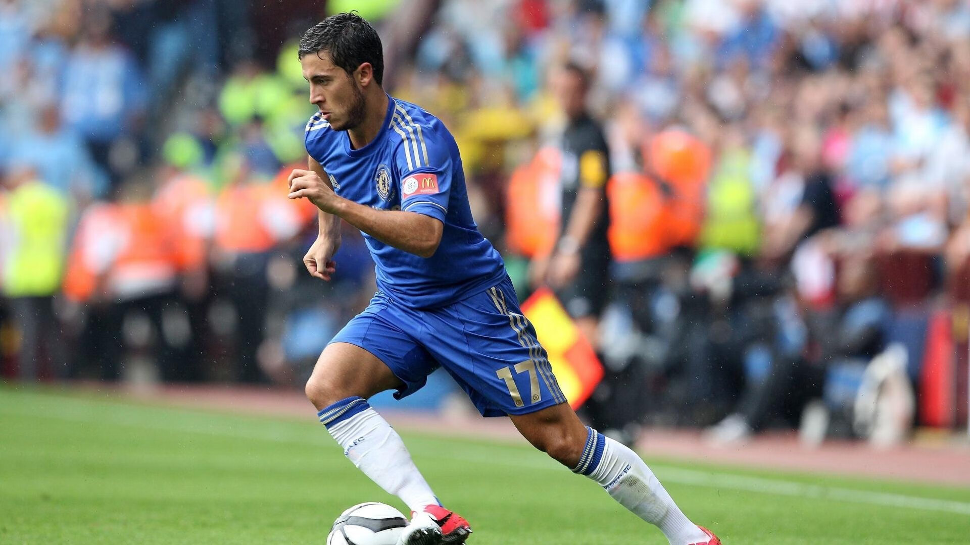 意甲焦点战之夜，爱德华兹主宰比赛走向