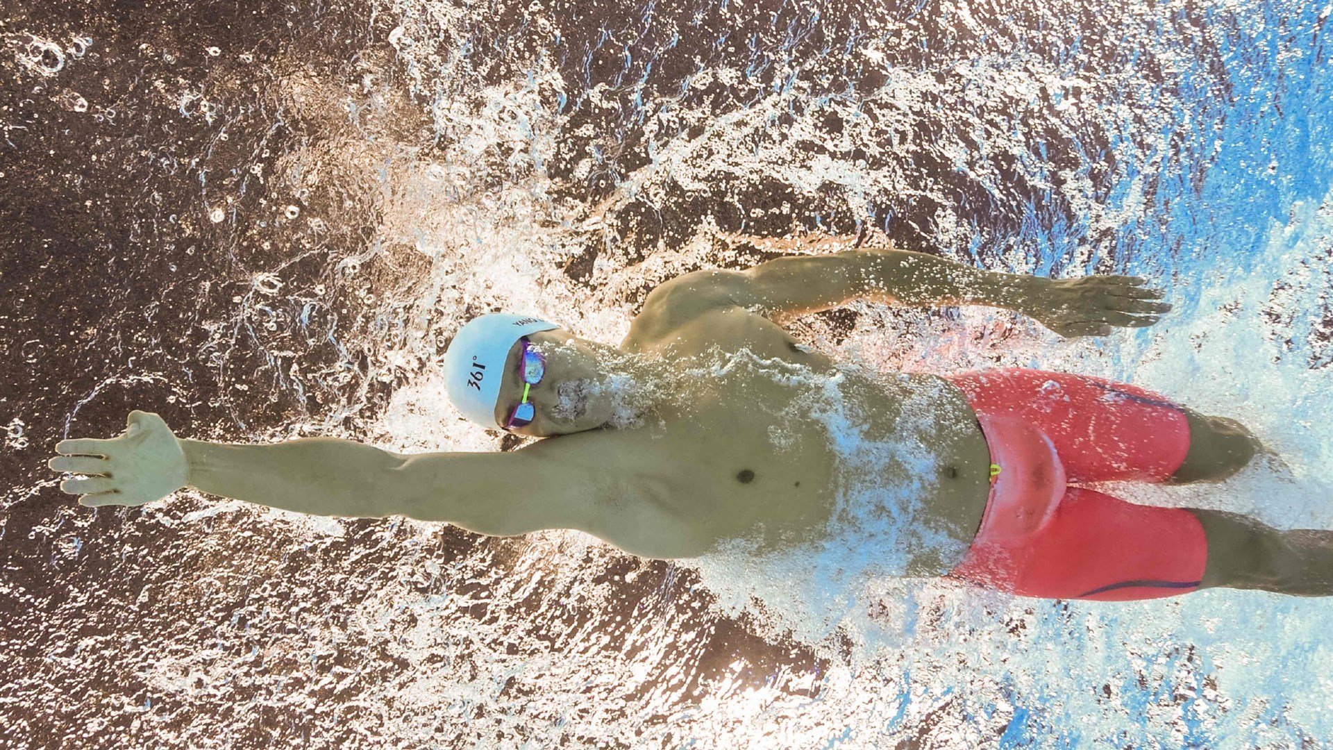 跨越山海的双重奏，辽宁铁骑碾压深圳，欧文西甲德比封神夜