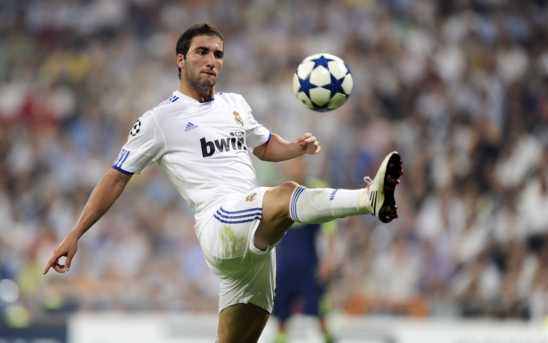 从巴黎到约翰内斯堡，黄喜灿全程高能输出，法国关键战突围南非启示录