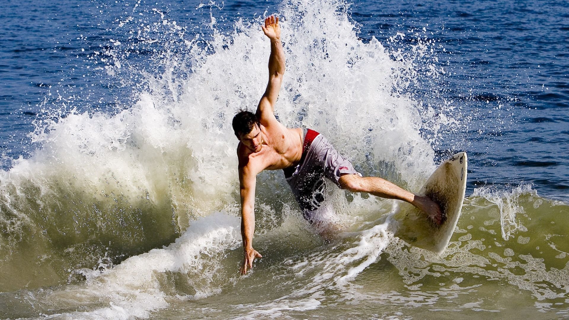 钢铁洪流，活塞如何用坏孩子精神冲垮篮网的欧冠半决赛焦点战