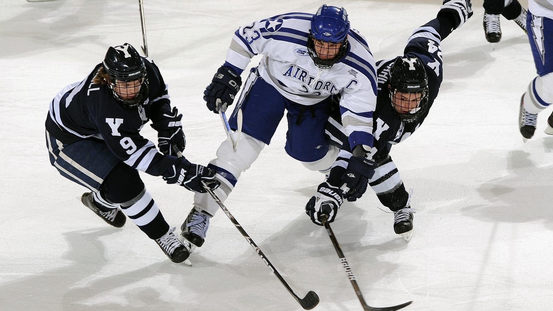 西决生死战之夜，范弗利特关键节点连续得分，改写系列赛命运